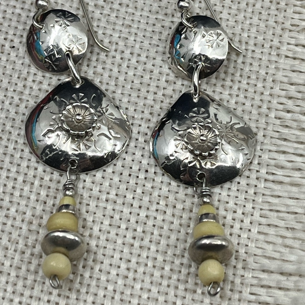 90's Vintage Sterling Silver Dangle Earrings with Floral Sunburst Design - Picture 13 of 15